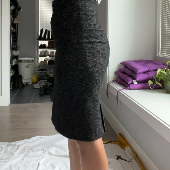 Theory wool Midi skirt Size 4 (Fall favorite) Casual | Business| fashion| pencil - Picture 2 of 9